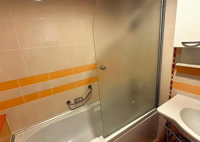 Emerald Breeze In Emerald Ράβντα